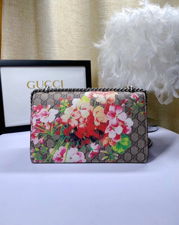 激安グッチバッグコピー内部構造